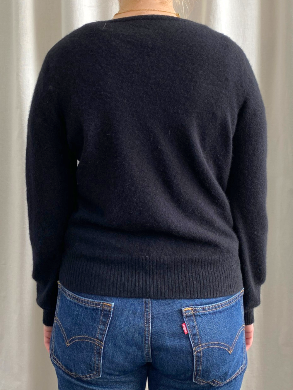 Black Cashmere V Neck Cardigan by Pauw