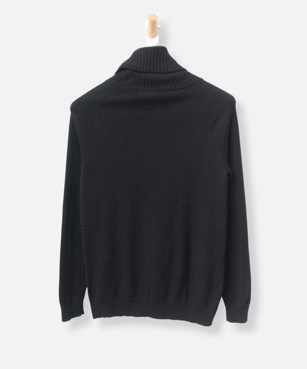 Secondhand cashmere jumper