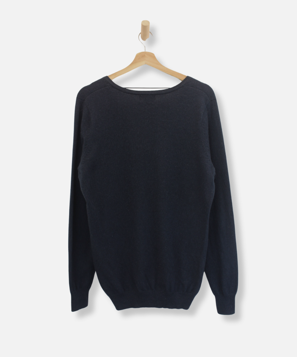 Secondhand cashmere jumper