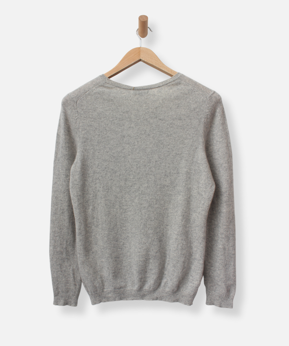 Secondhand cashmere jumper