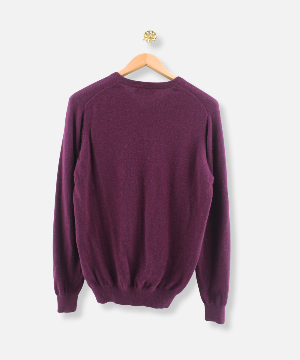 Secondhand cashmere jumper