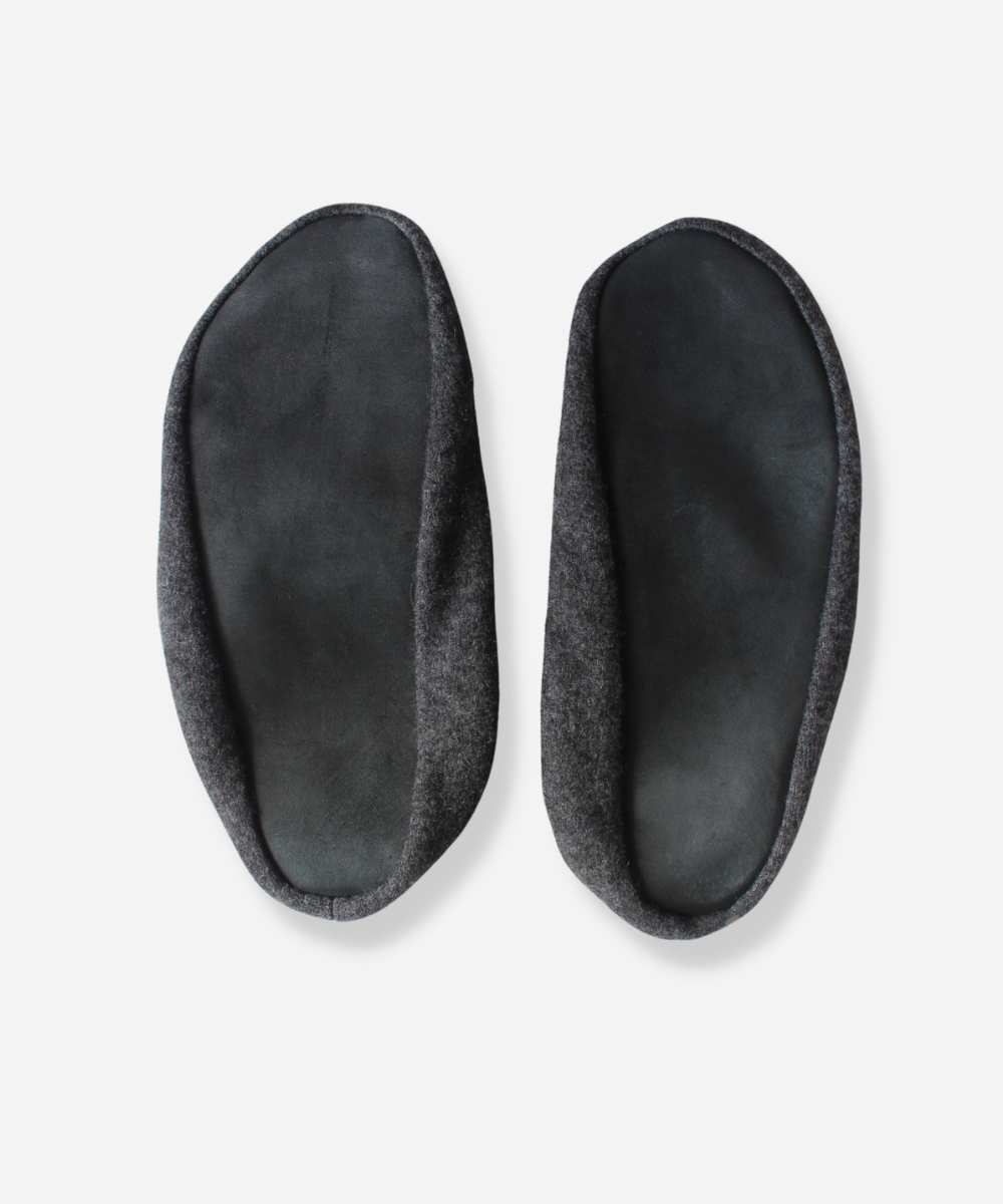 Reclaimed cashmere slippers