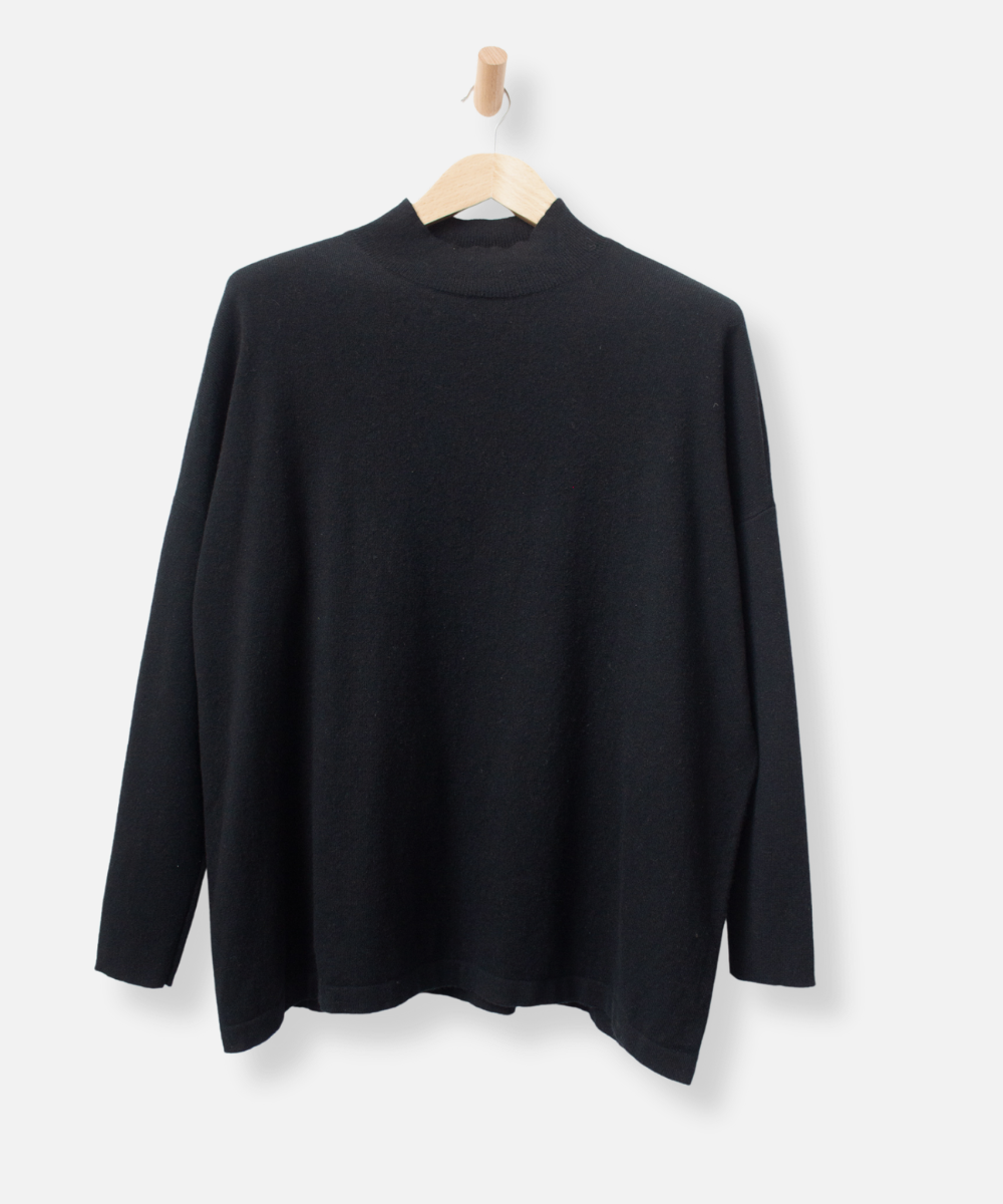 Secondhand cashmere jumper
