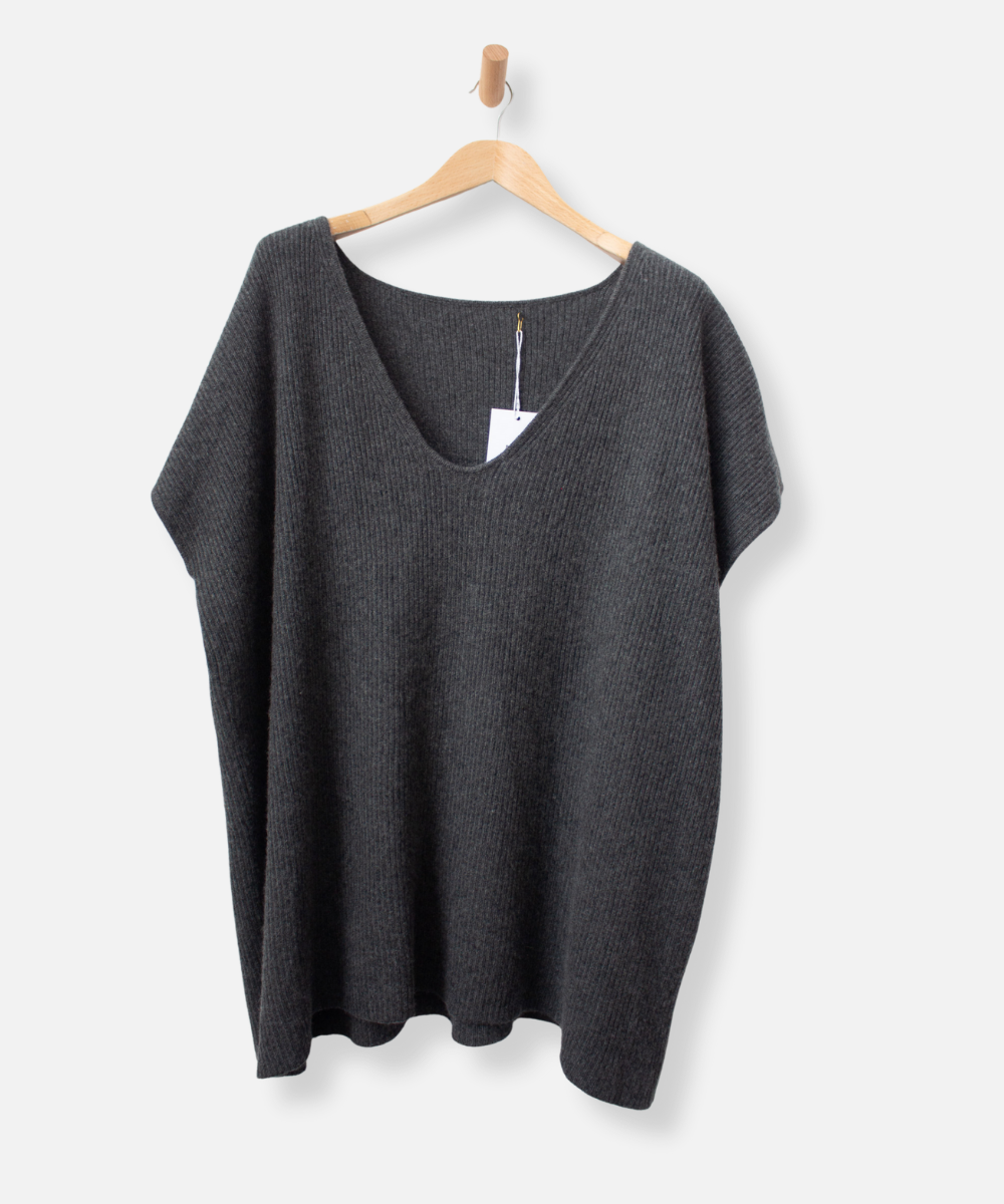 Secondhand cashmere vest