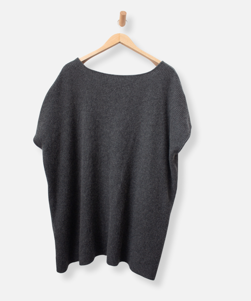 Secondhand cashmere vest