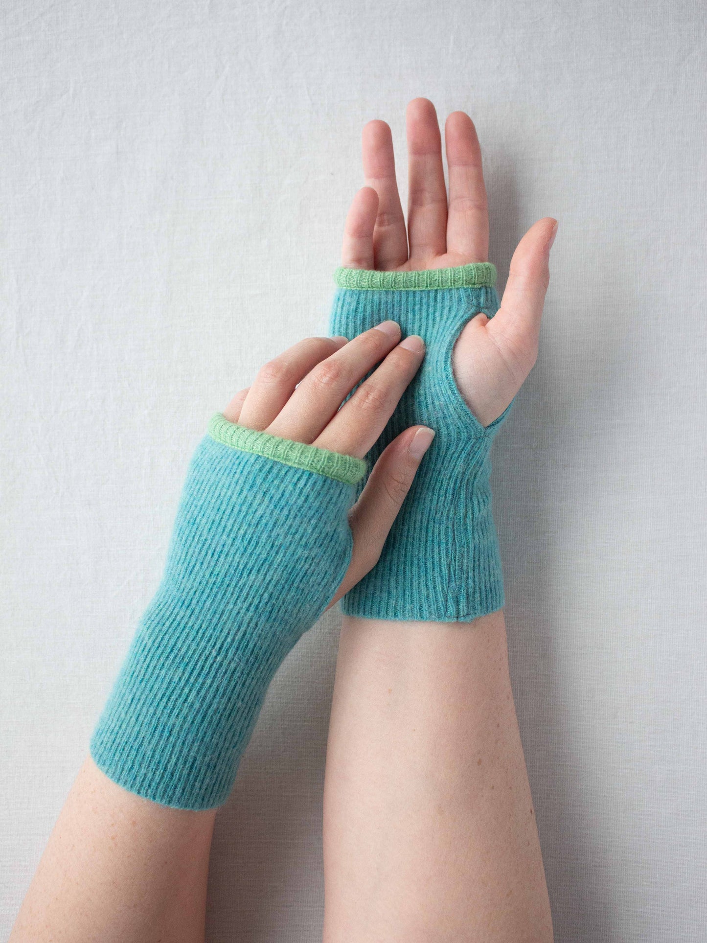 Recycled cashmere hand warmers