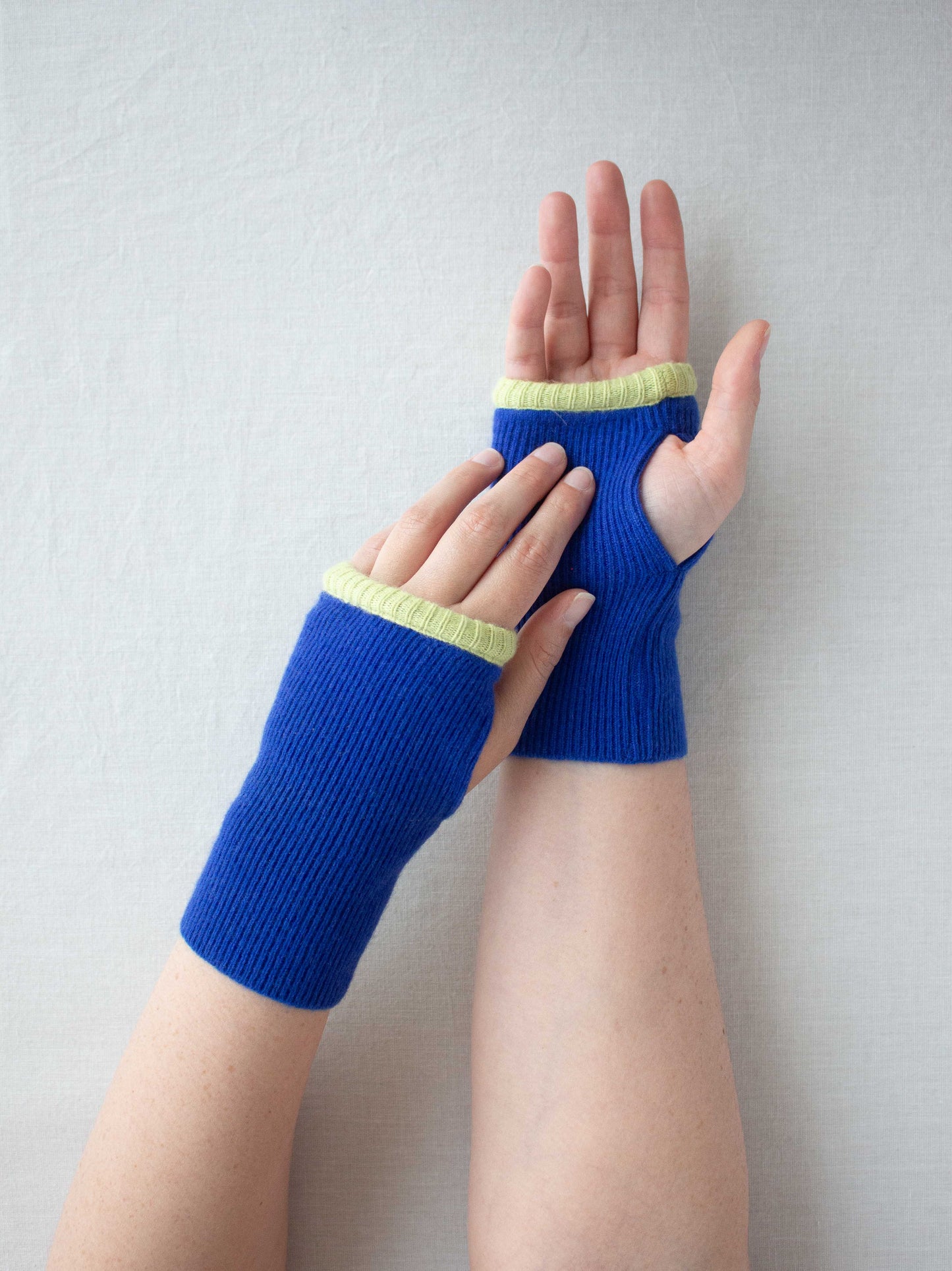 Recycled cashmere hand warmers