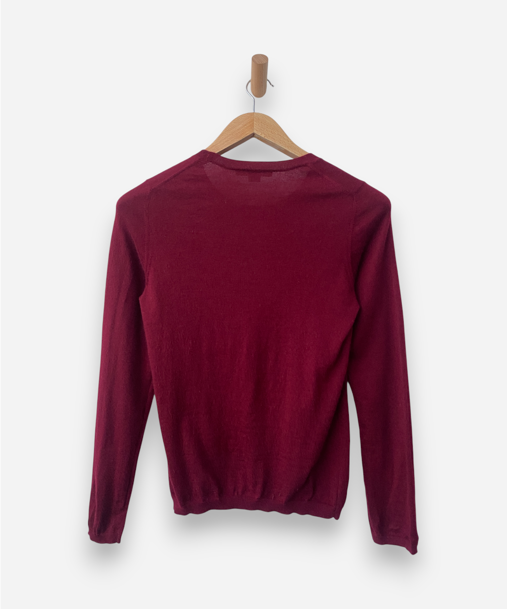 Secondhand cashmere jumper