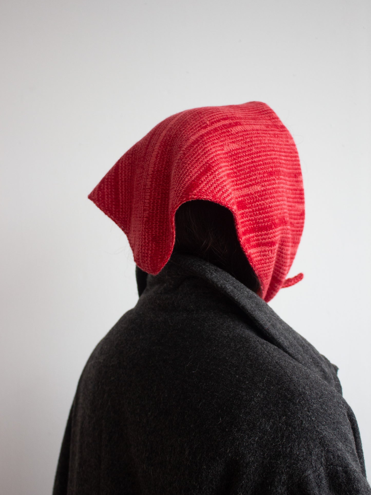 Re-knitted pure cashmere neckerchief