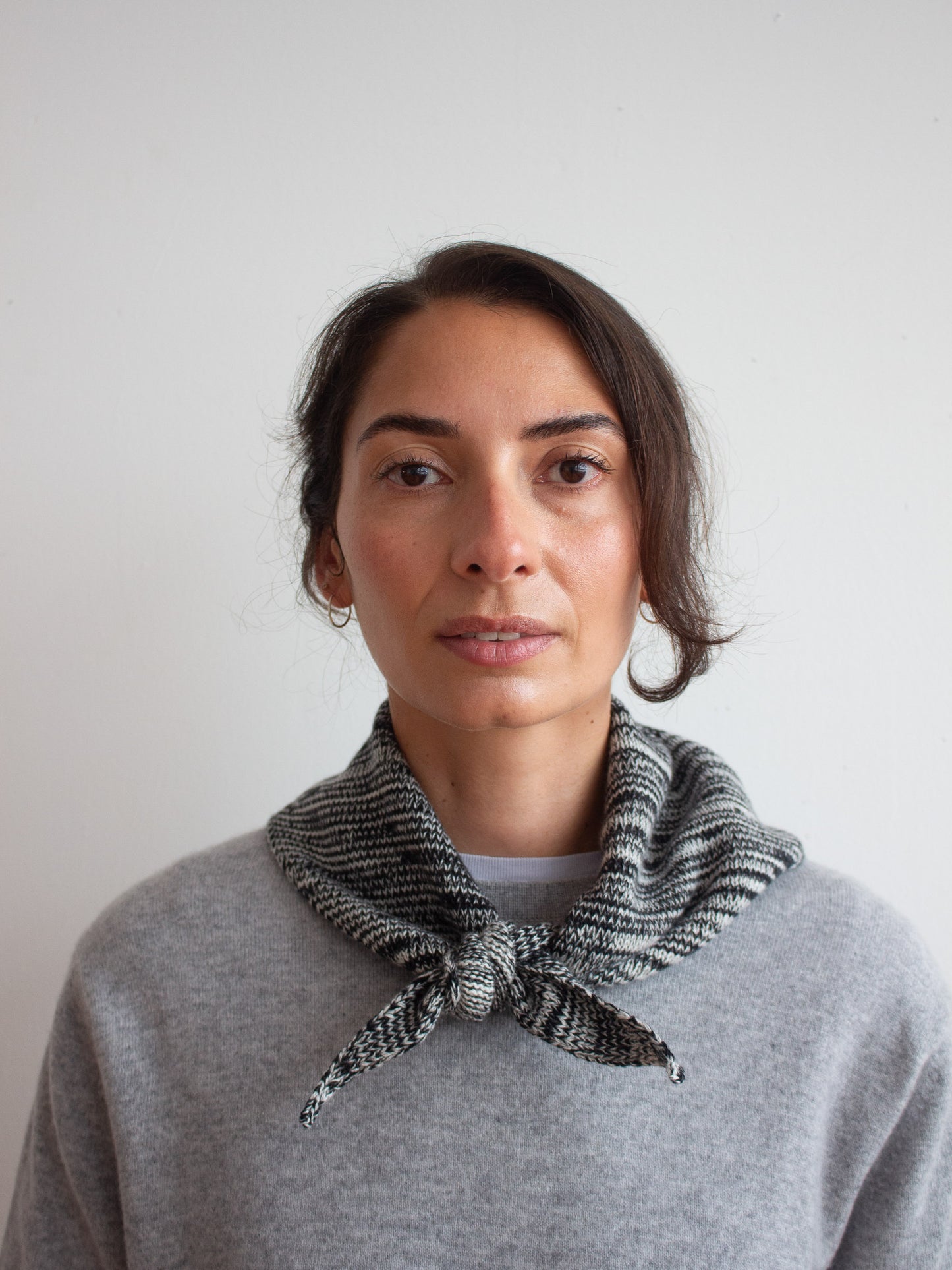 Re-knitted pure cashmere neckerchief