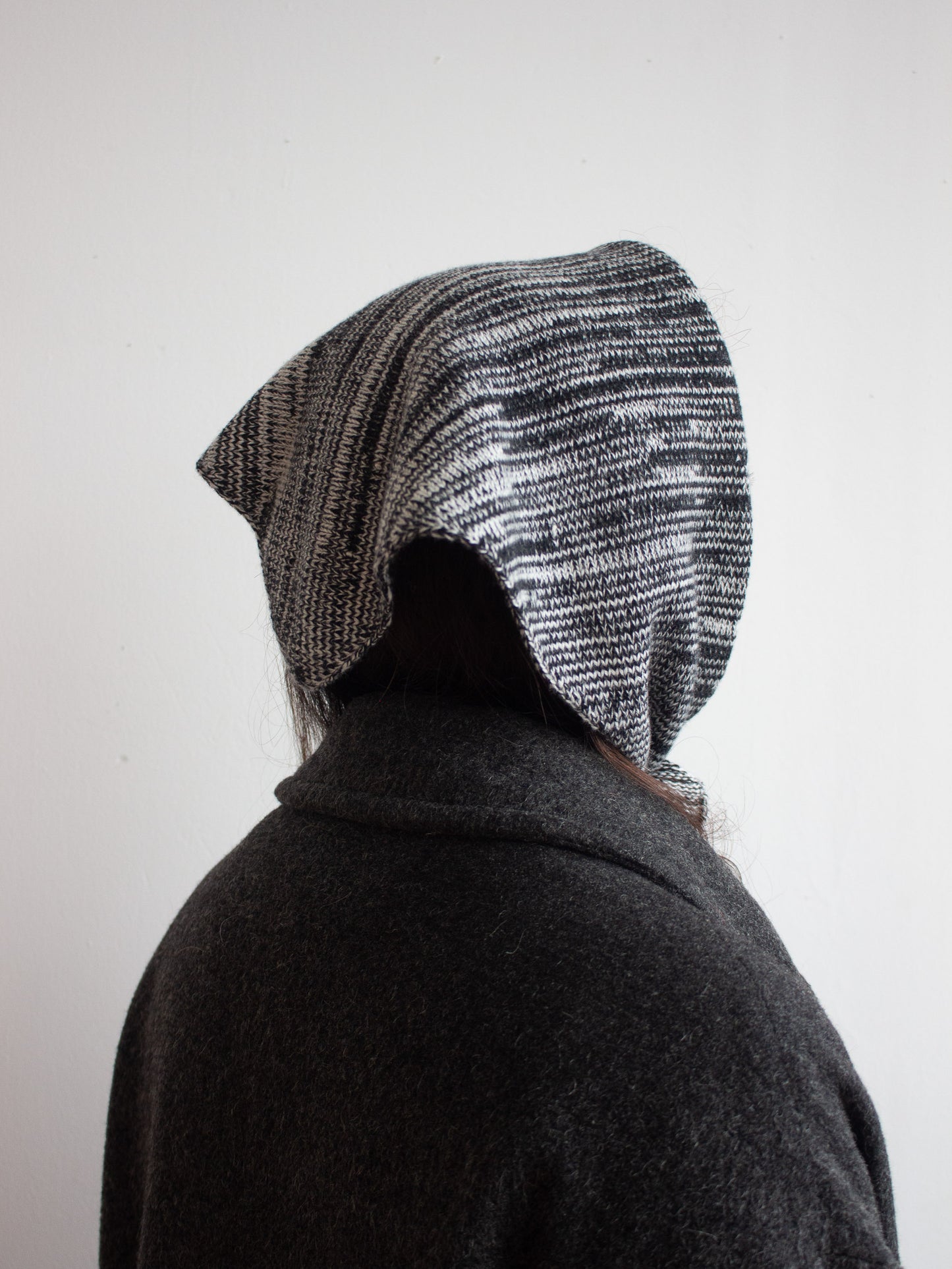 Re-knitted pure cashmere neckerchief