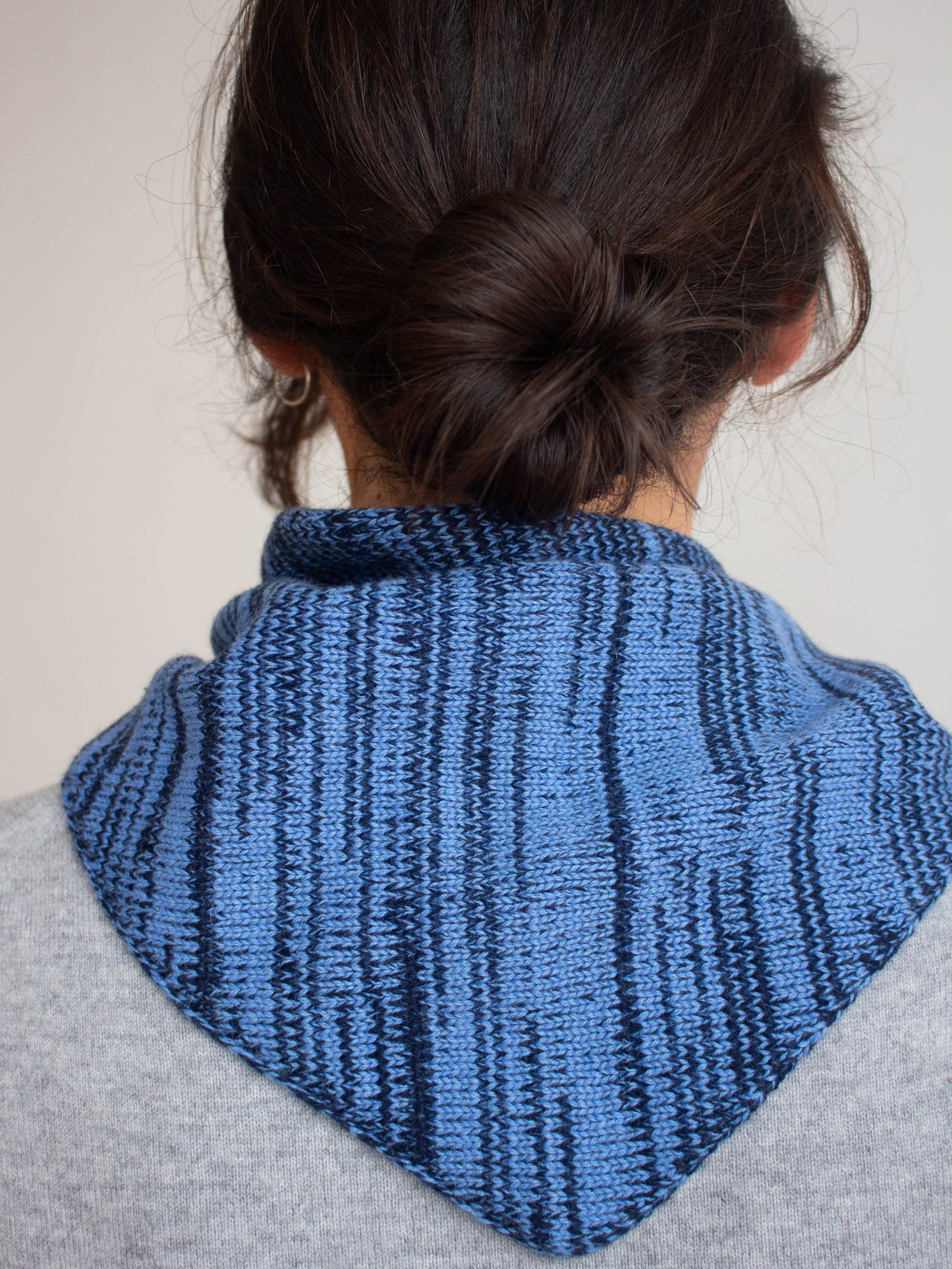 Re-knitted pure cashmere neckerchief
