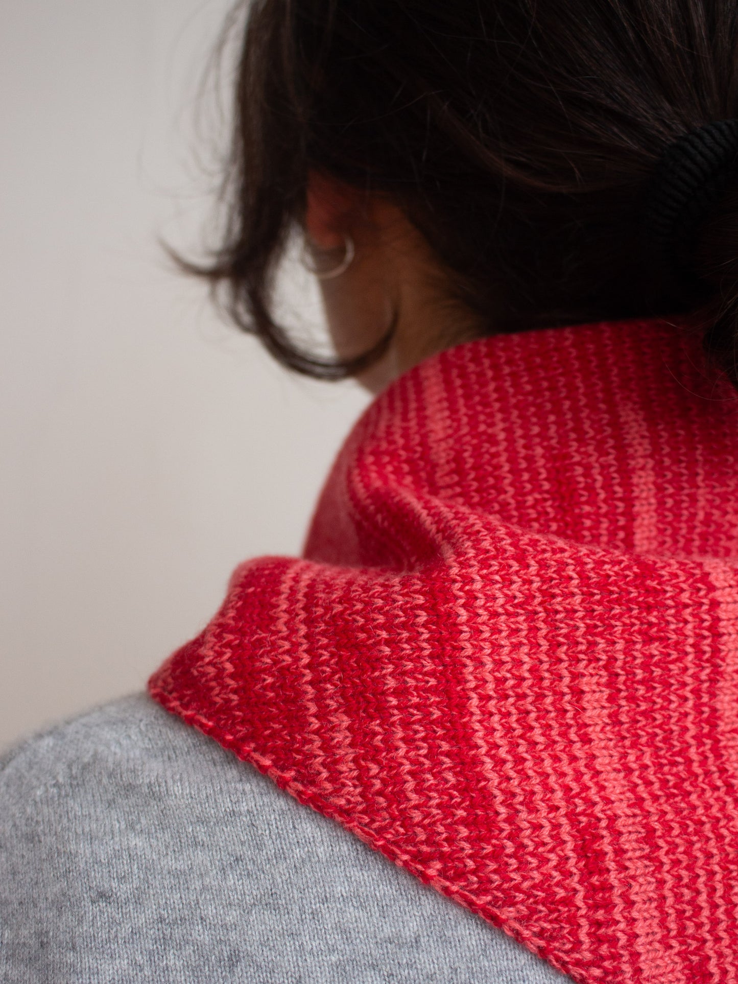 Re-knitted pure cashmere neckerchief