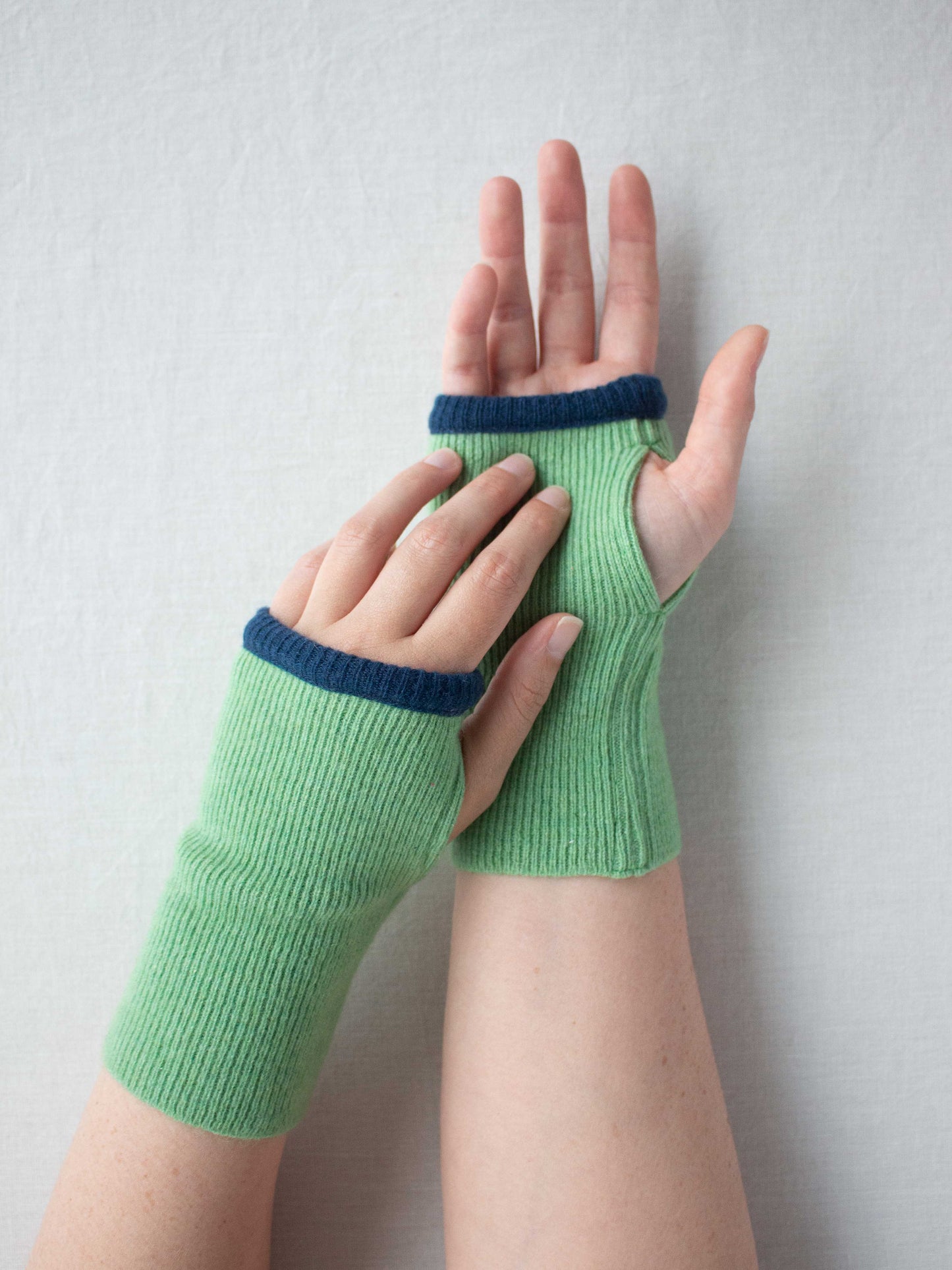 Recycled cashmere hand warmers