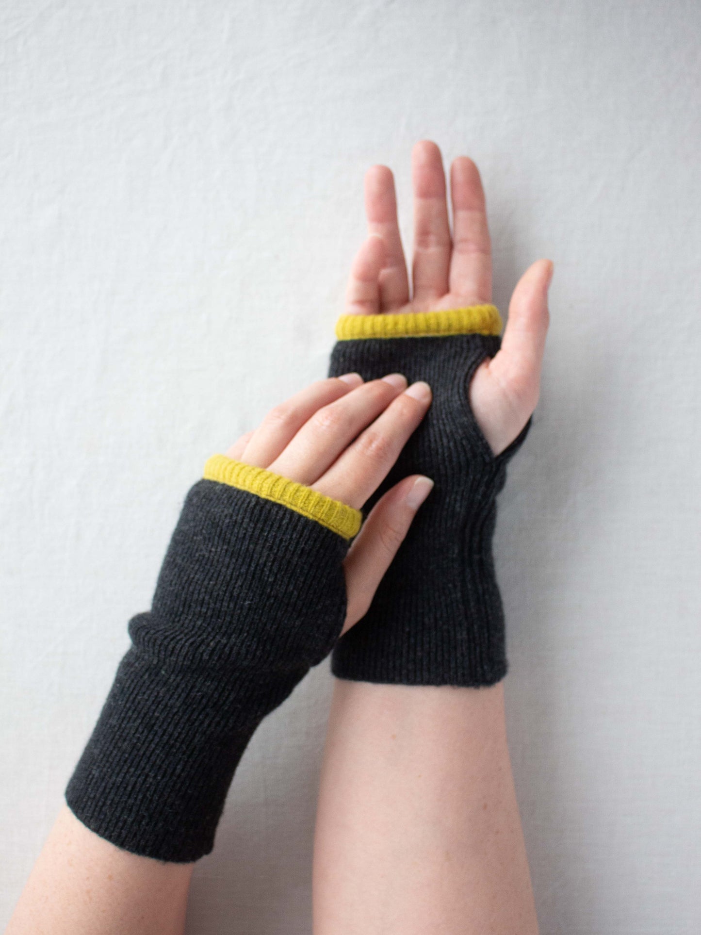 Recycled cashmere hand warmers