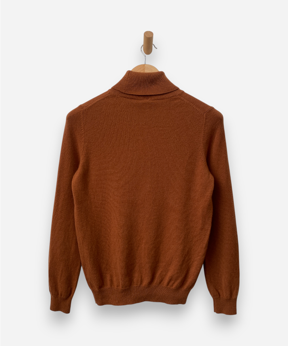 Secondhand cashmere jumper