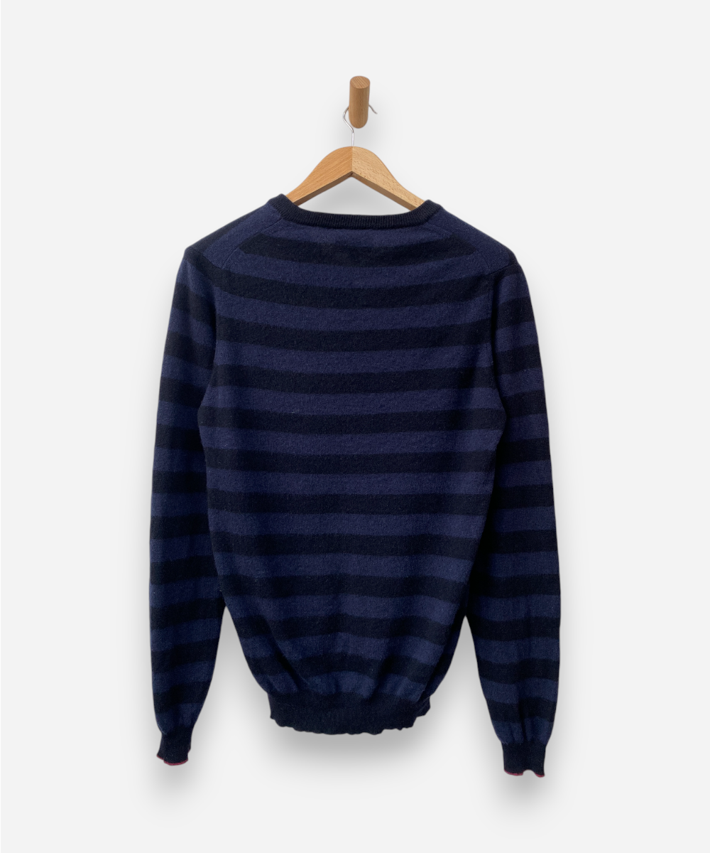 Secondhand cashmere jumper