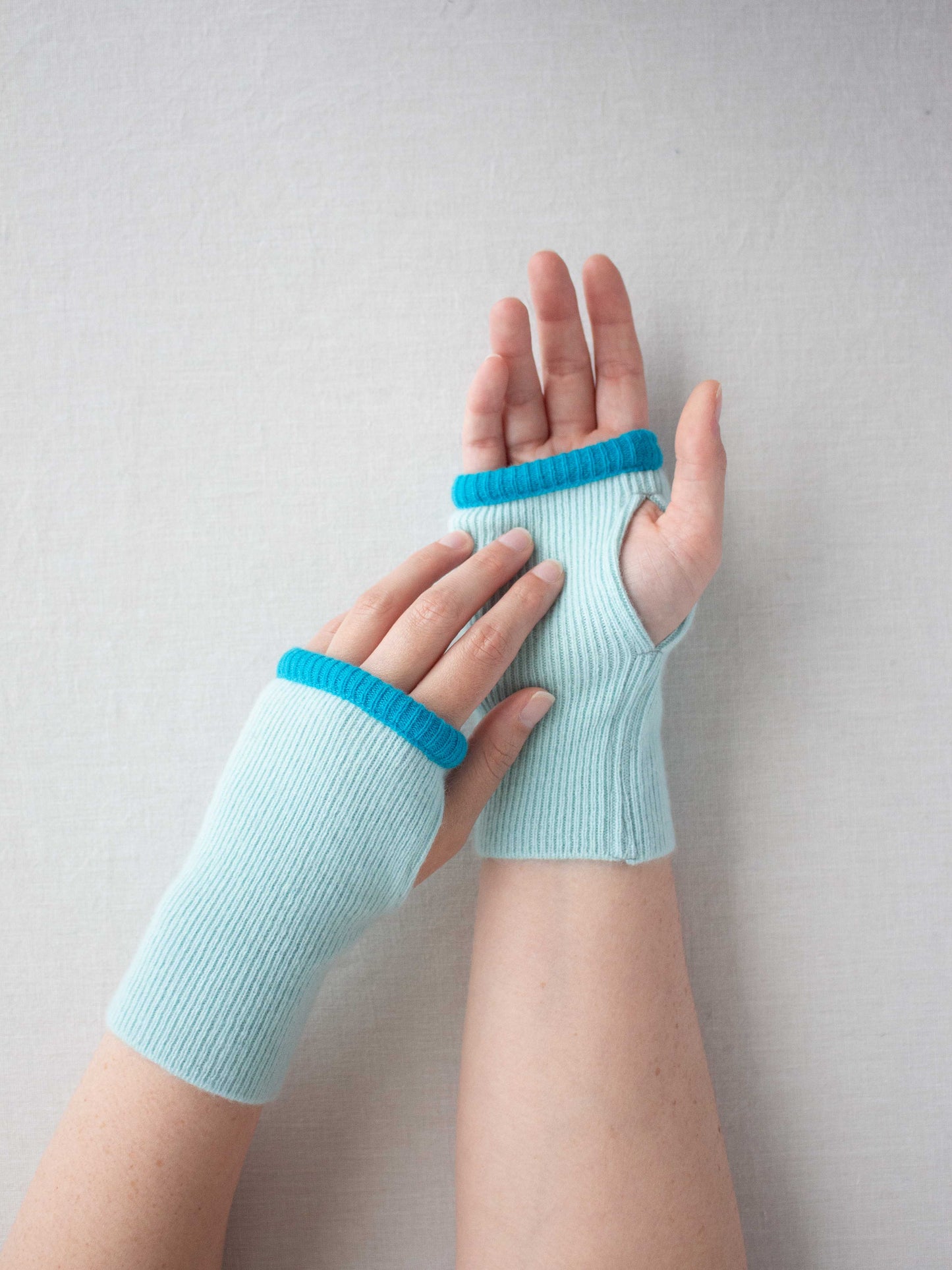 Recycled cashmere hand warmers