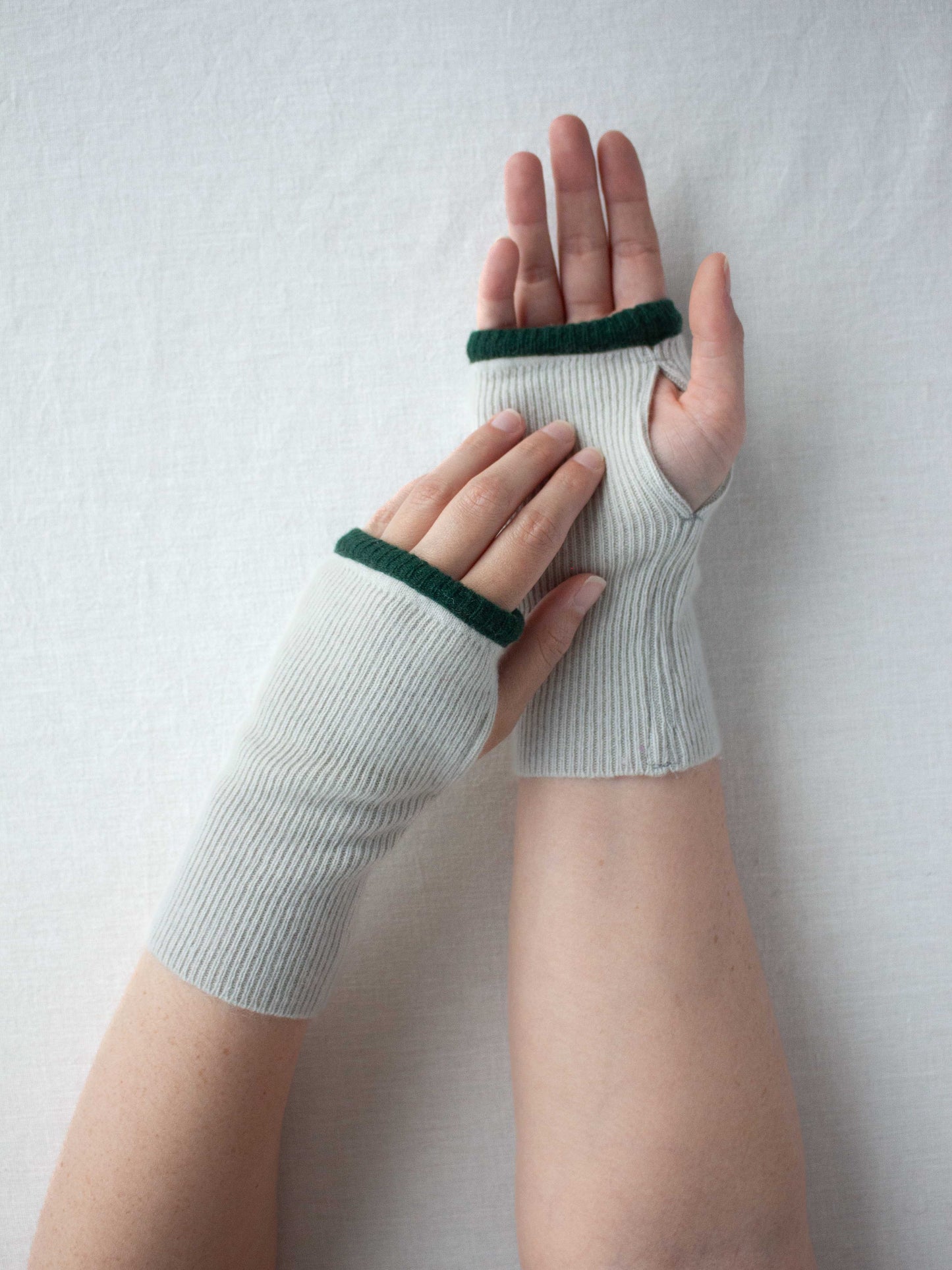 Recycled cashmere hand warmers