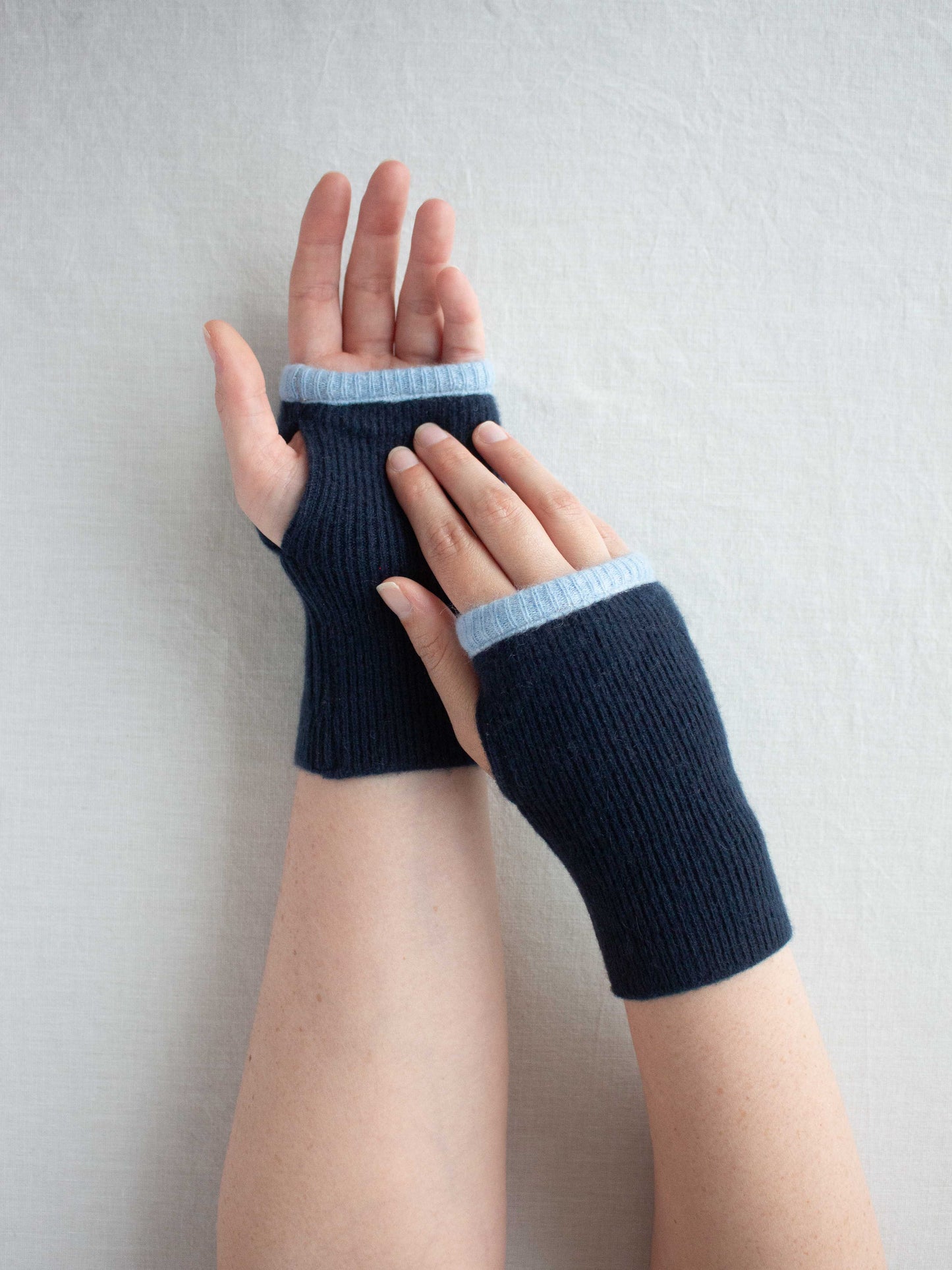Recycled cashmere hand warmers