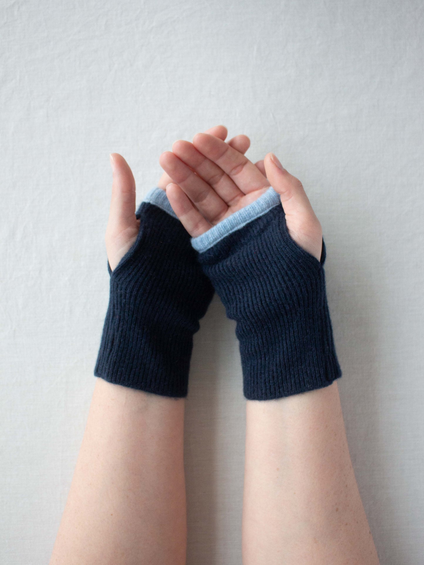 Recycled cashmere hand warmers