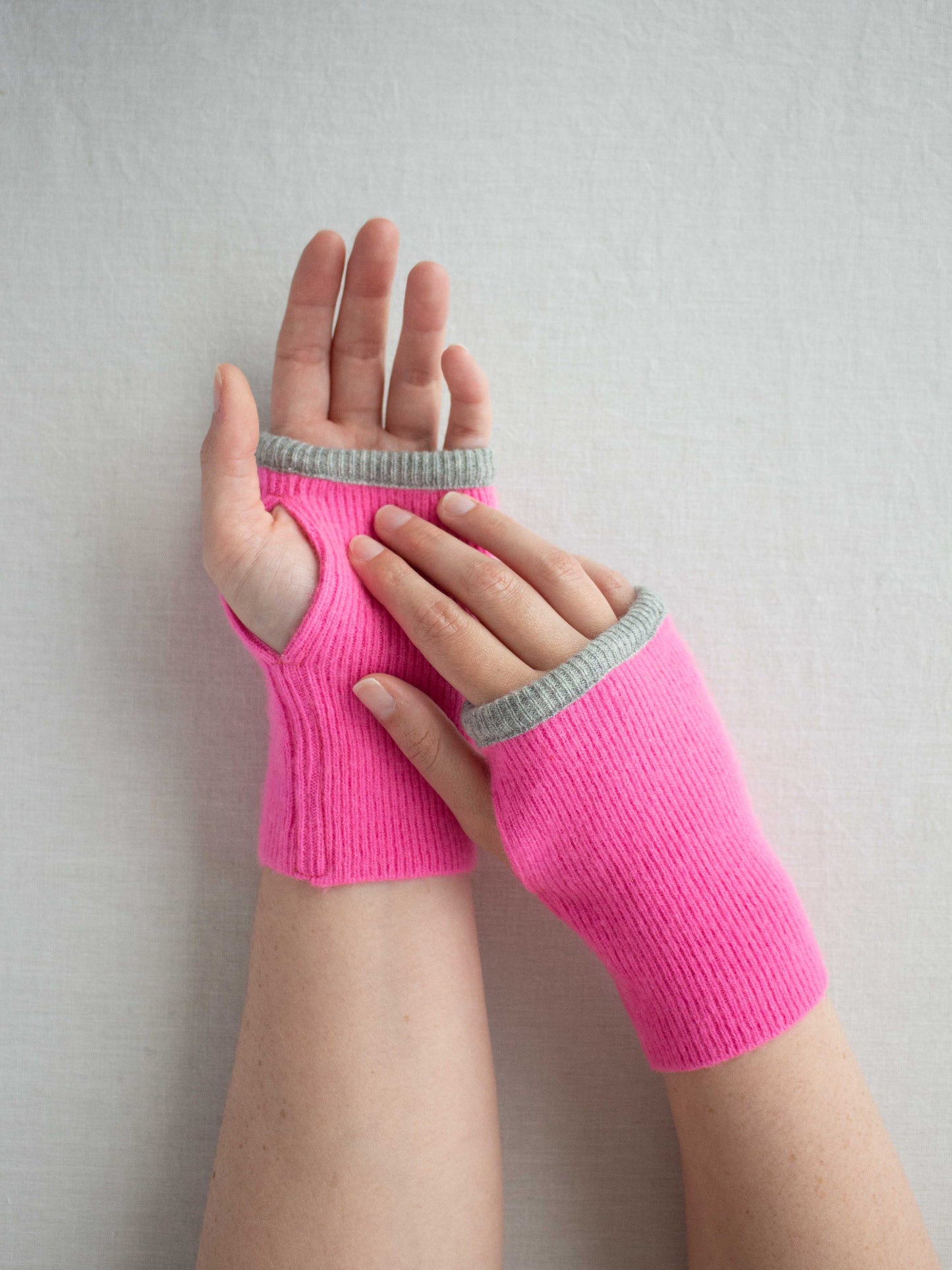 Recycled cashmere hand warmers