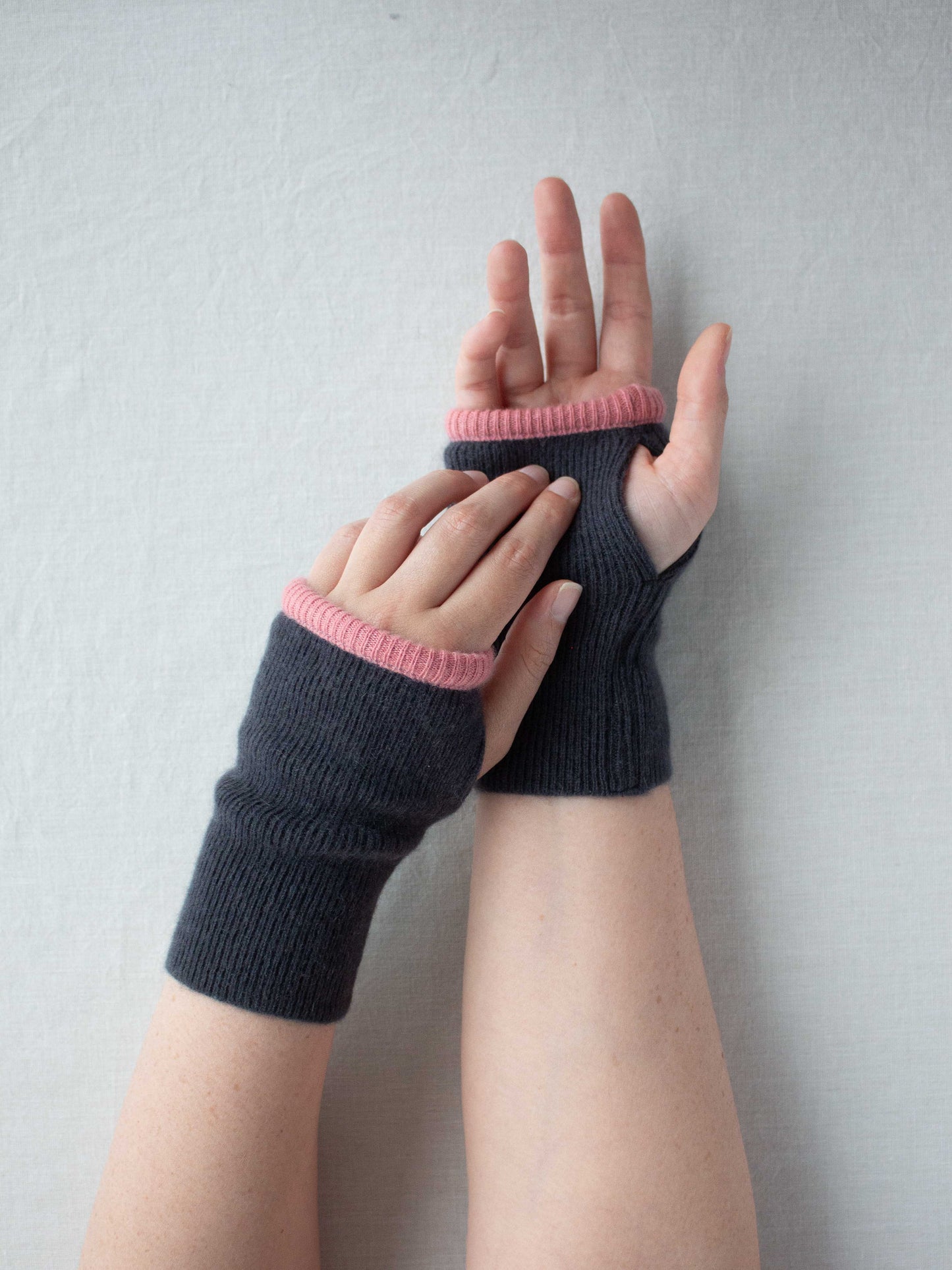 Recycled cashmere hand warmers