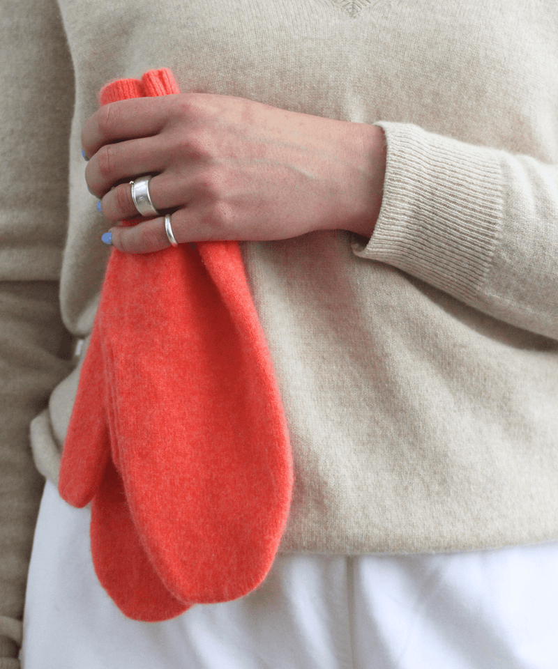 Recycled cashmere mittens