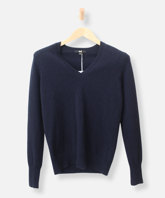 Secondhand cashmere jumper