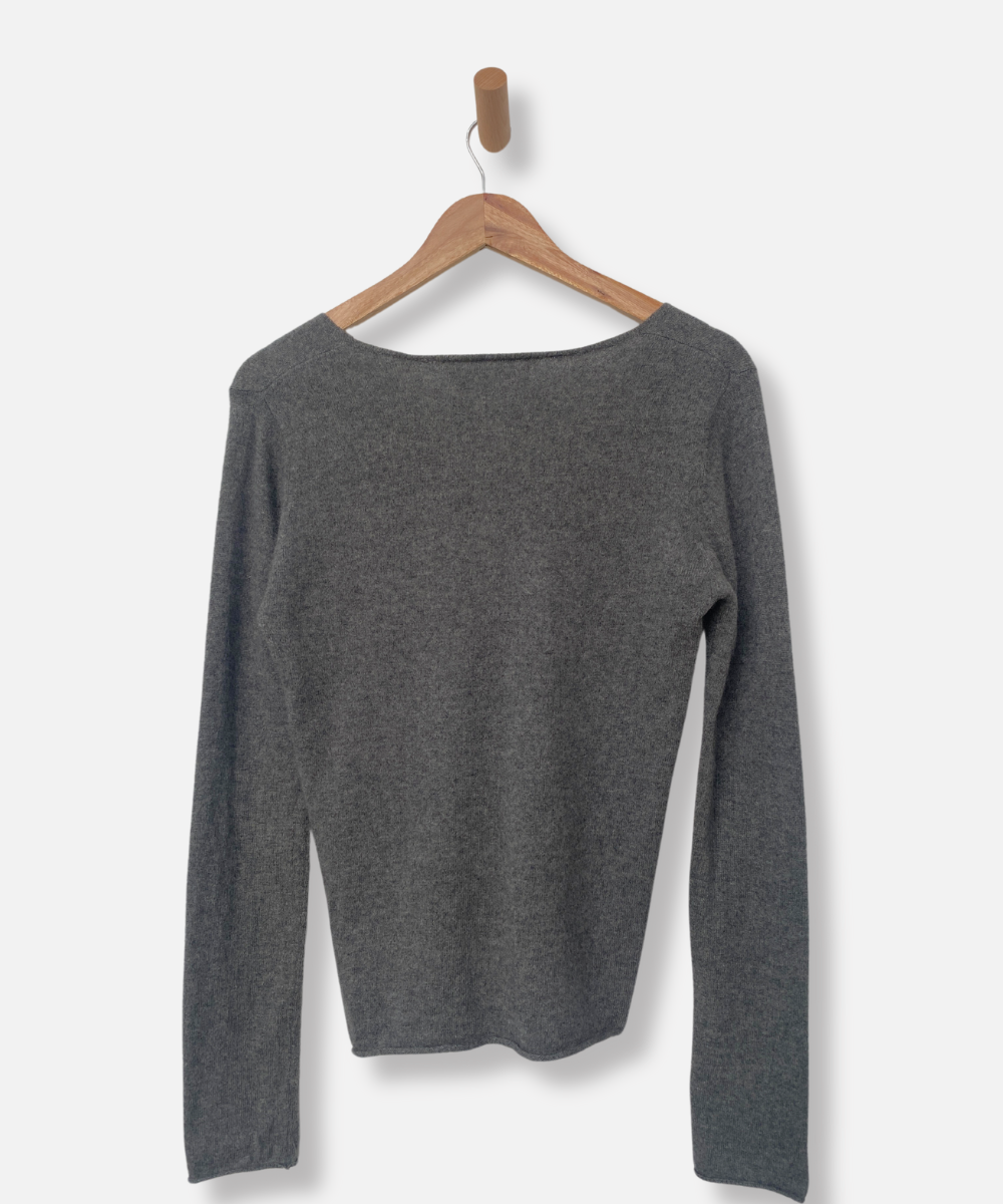 Secondhand cashmere jumper