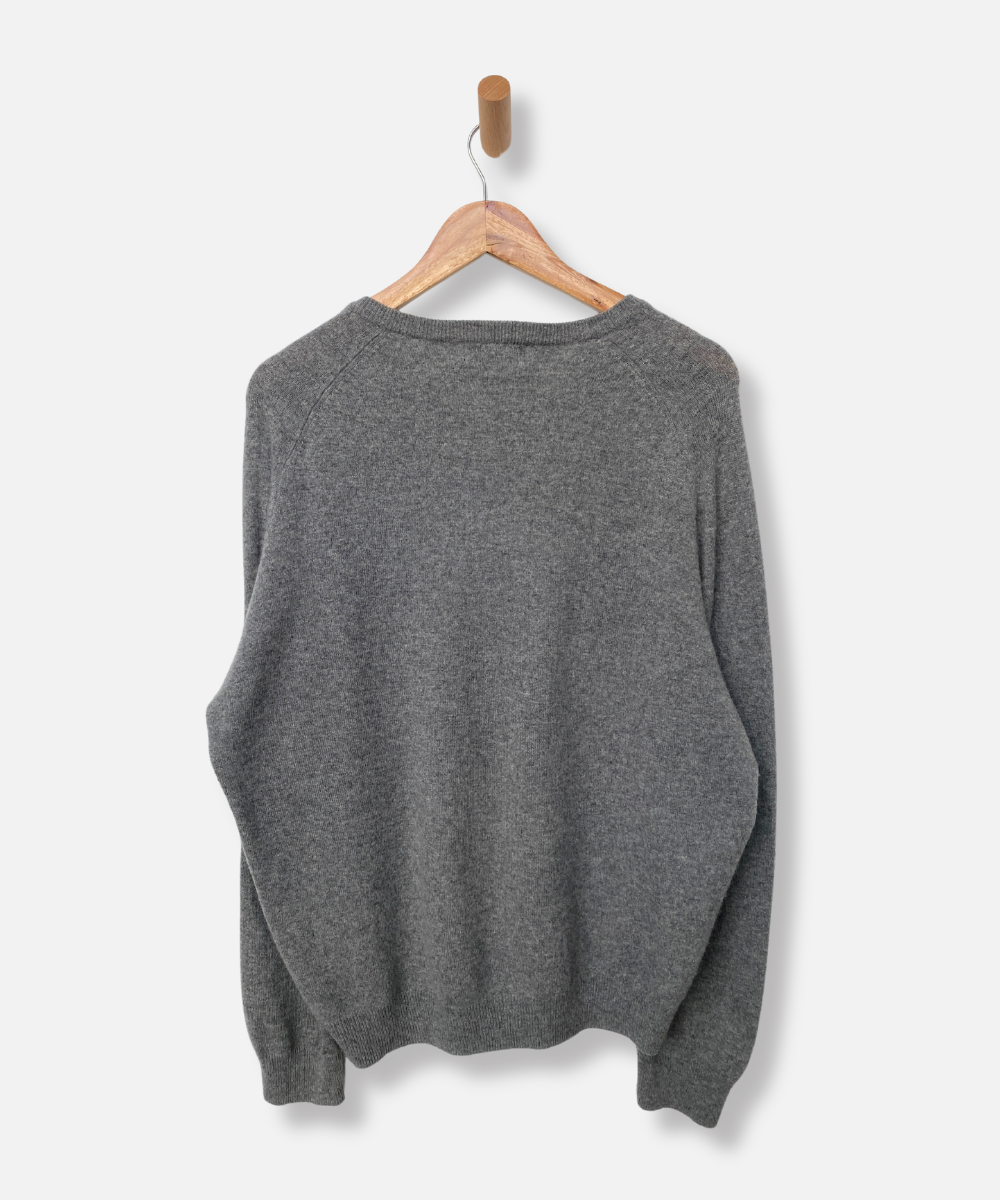 Secondhand cashmere jumper