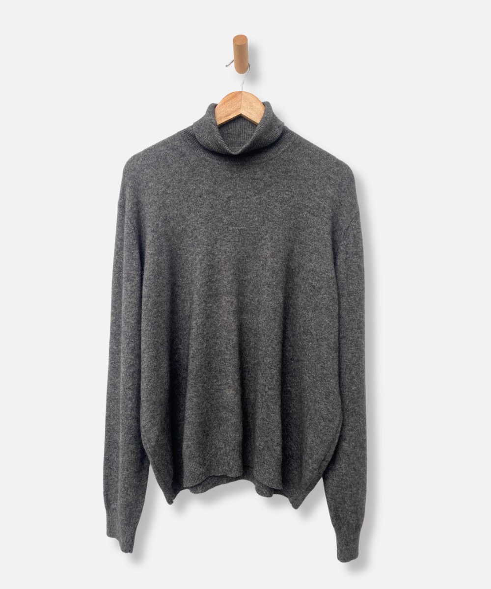 Secondhand cashmere jumper