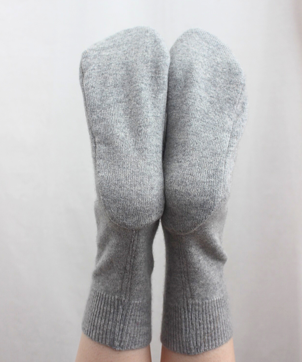 Reclaimed cashmere bed socks