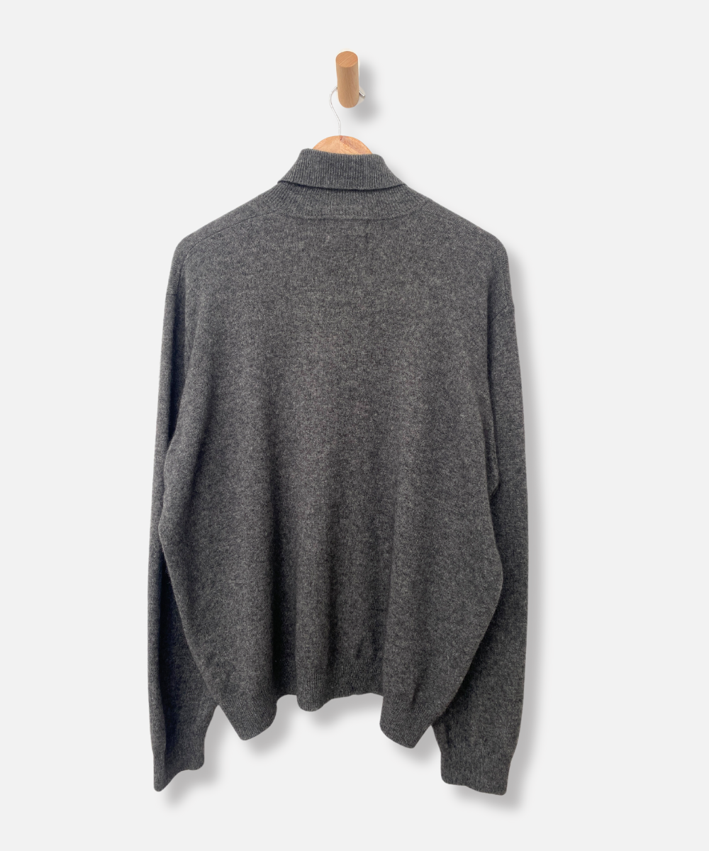 Secondhand cashmere jumper