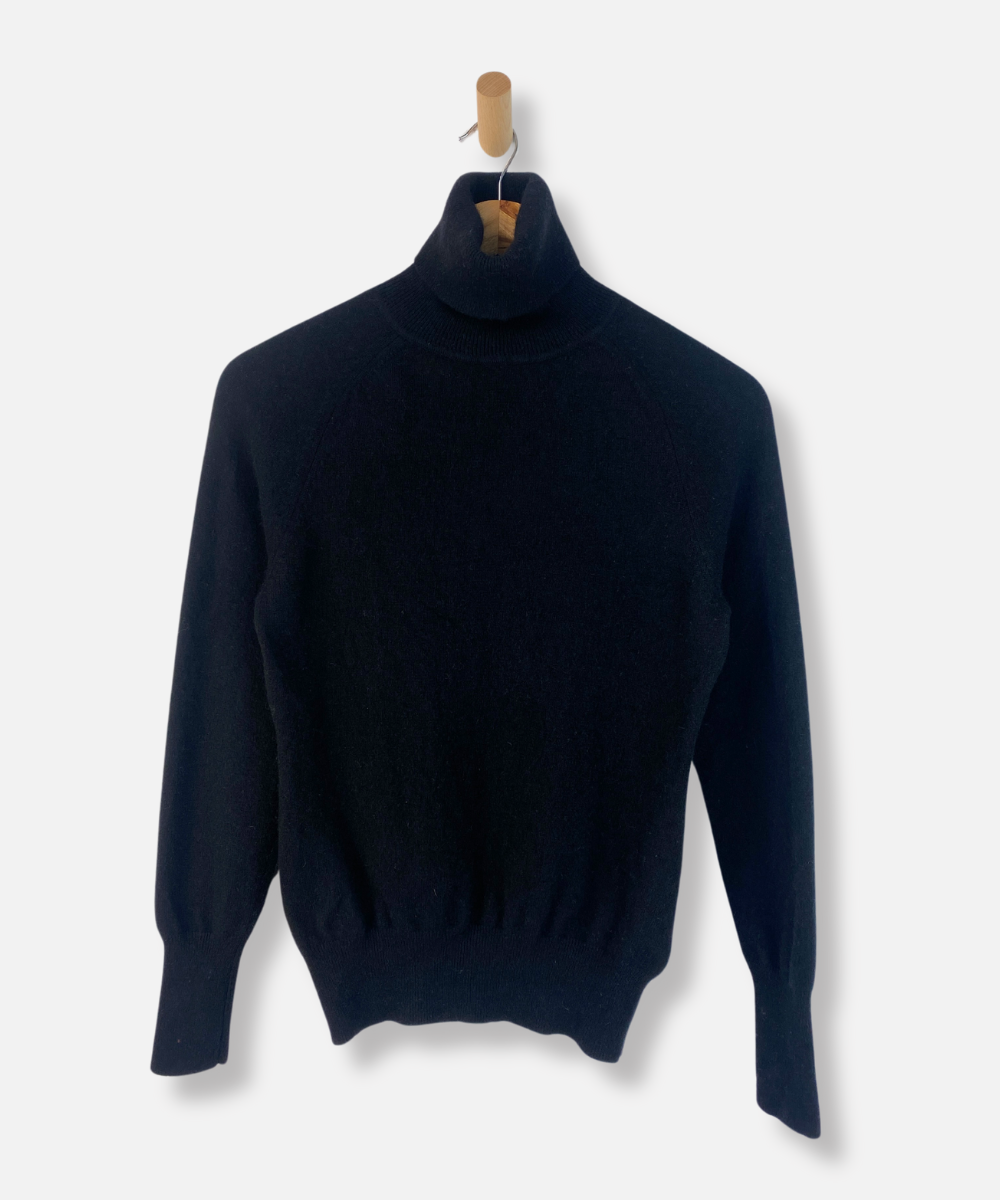 Secondhand cashmere jumper