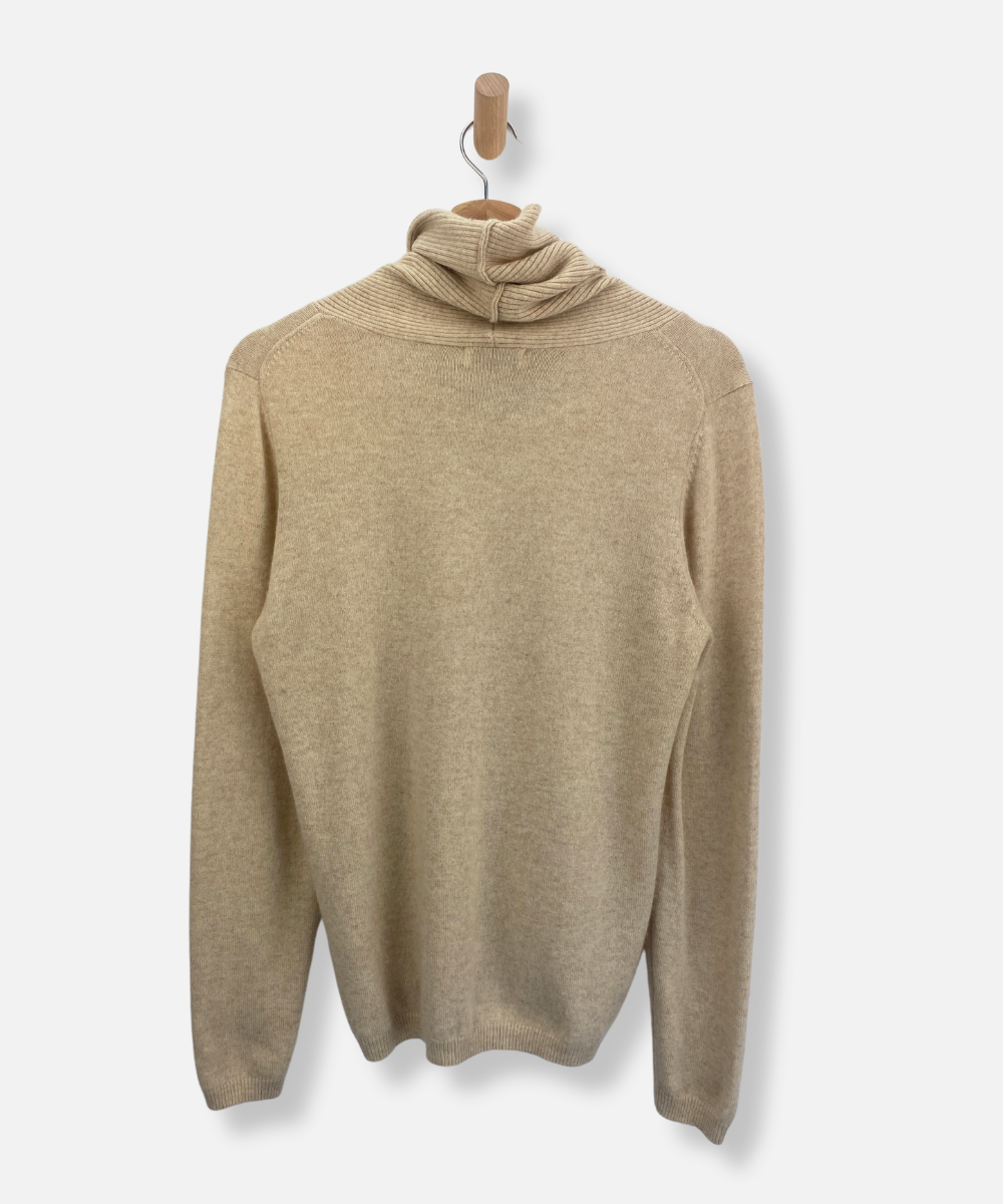 Secondhand cashmere jumper