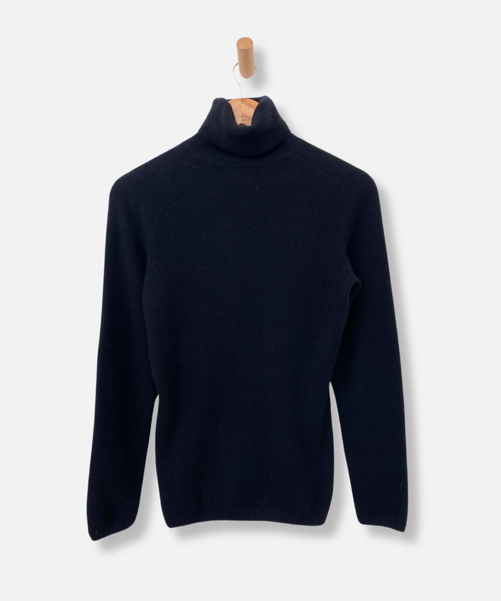 Secondhand cashmere jumper