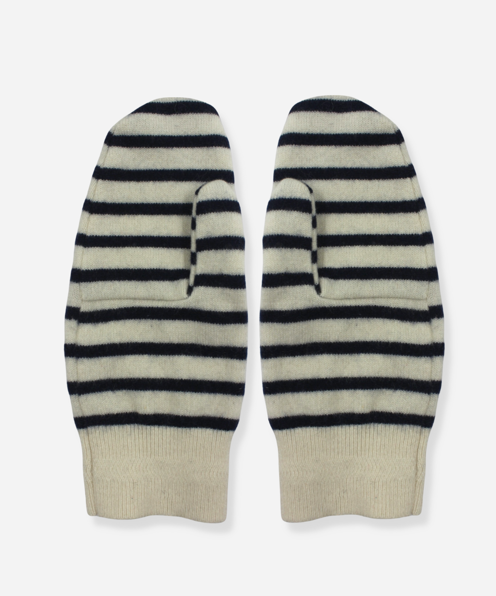 Reclaimed cashmere mittens