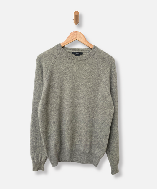 Secondhand cashmere jumper