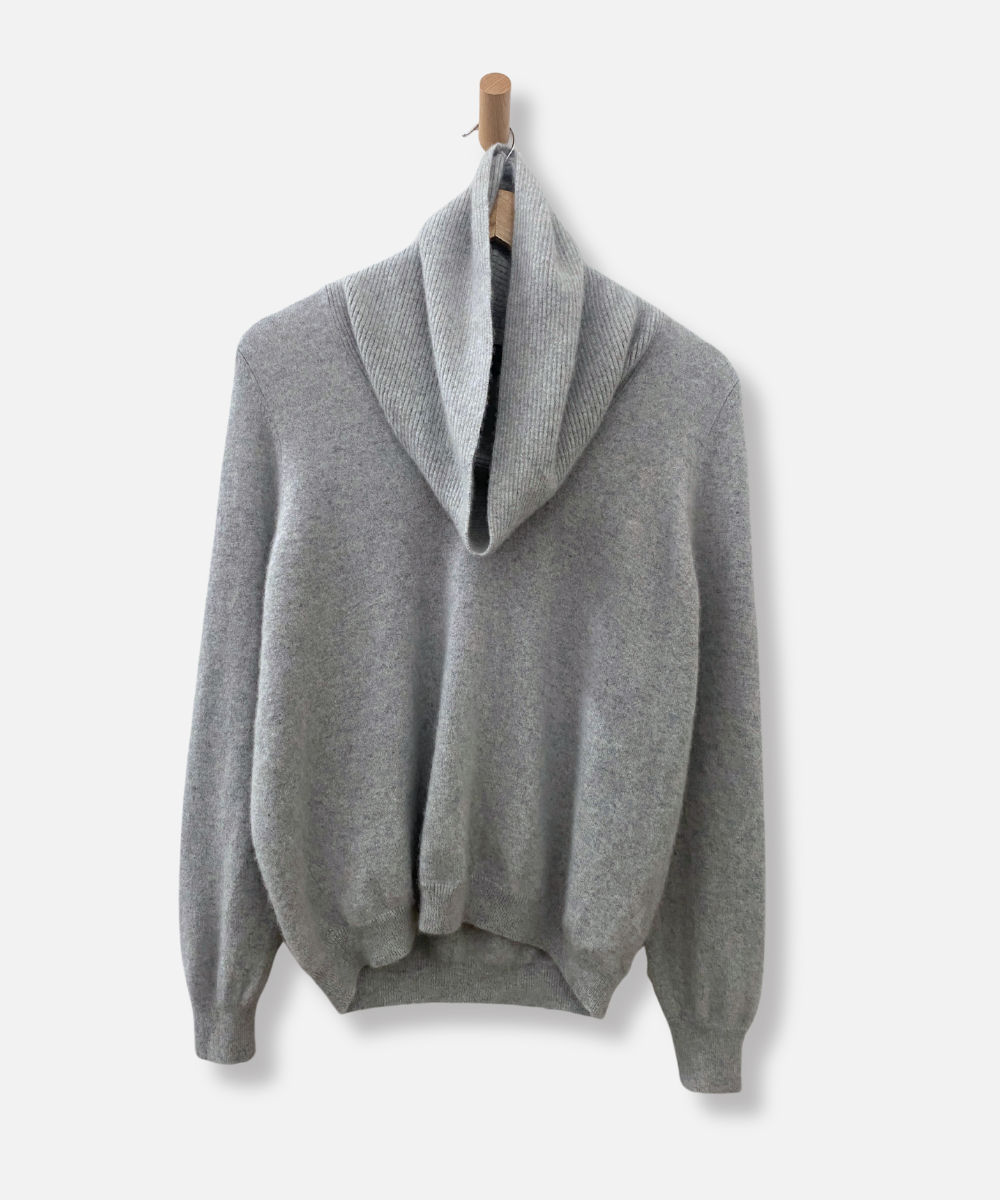 Secondhand cashmere jumper