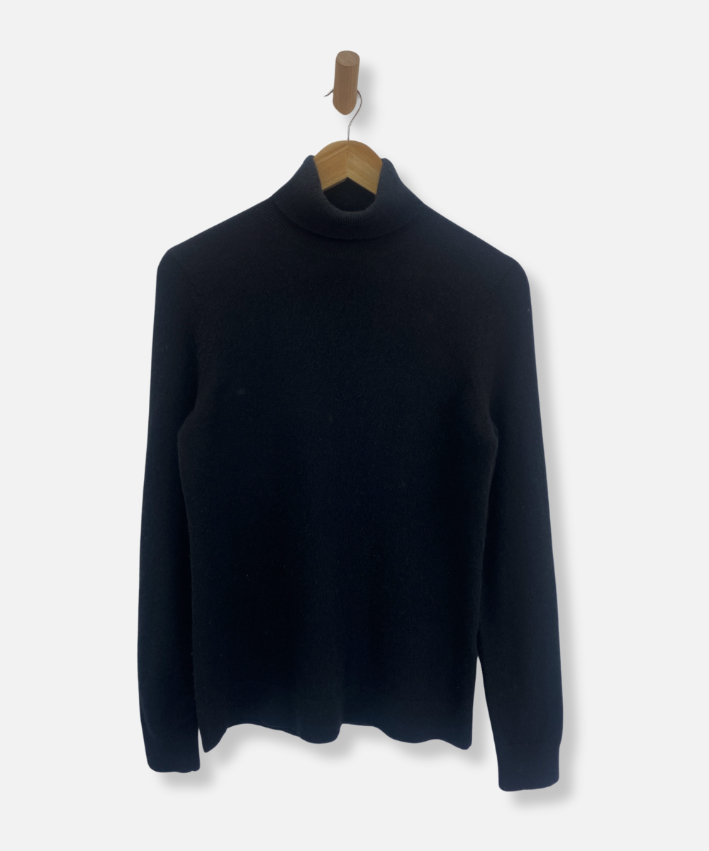 Secondhand cashmere jumper