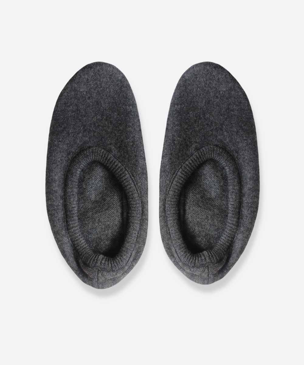 Reclaimed cashmere slippers