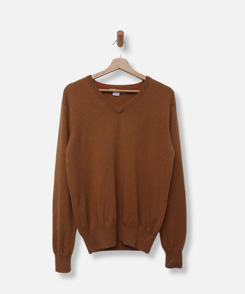 Secondhand cashmere sweater