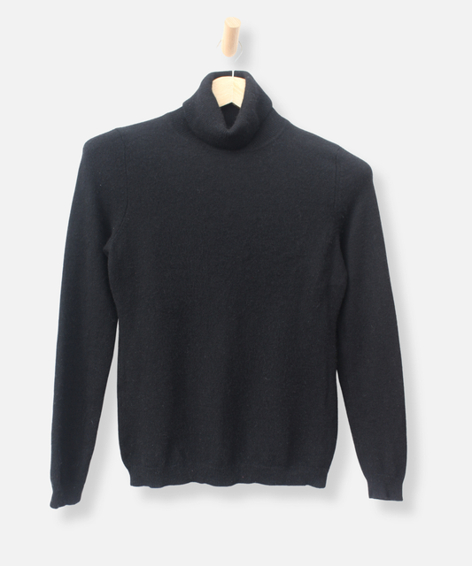 Secondhand cashmere jumper