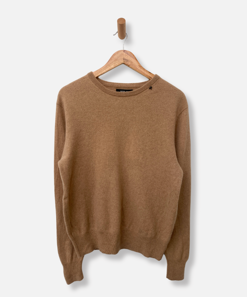 Secondhand cashmere jumper