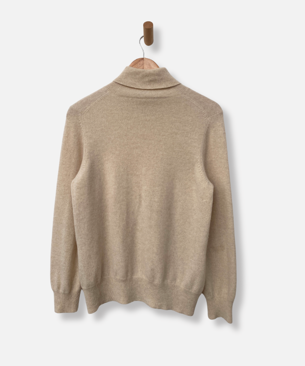 Secondhand cashmere jumper