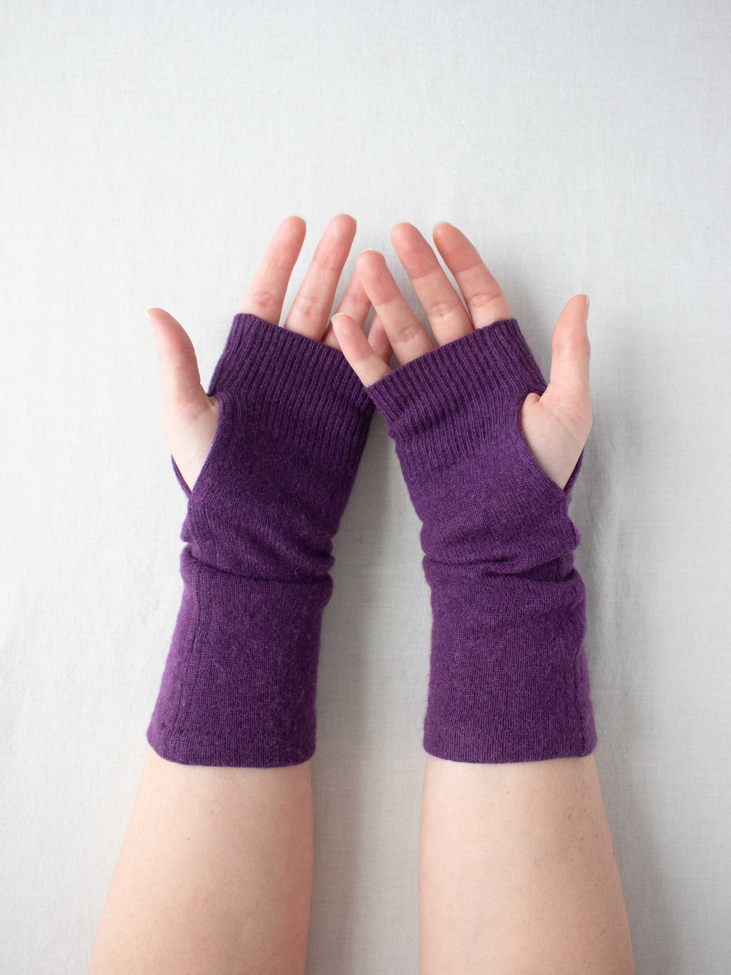 Recycled cashmere hand warmers