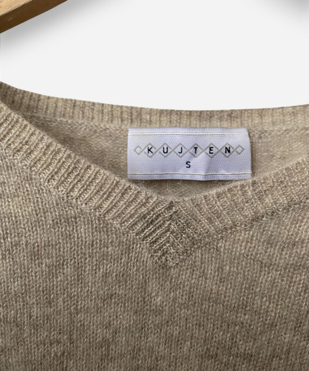 Secondhand cashmere jumper