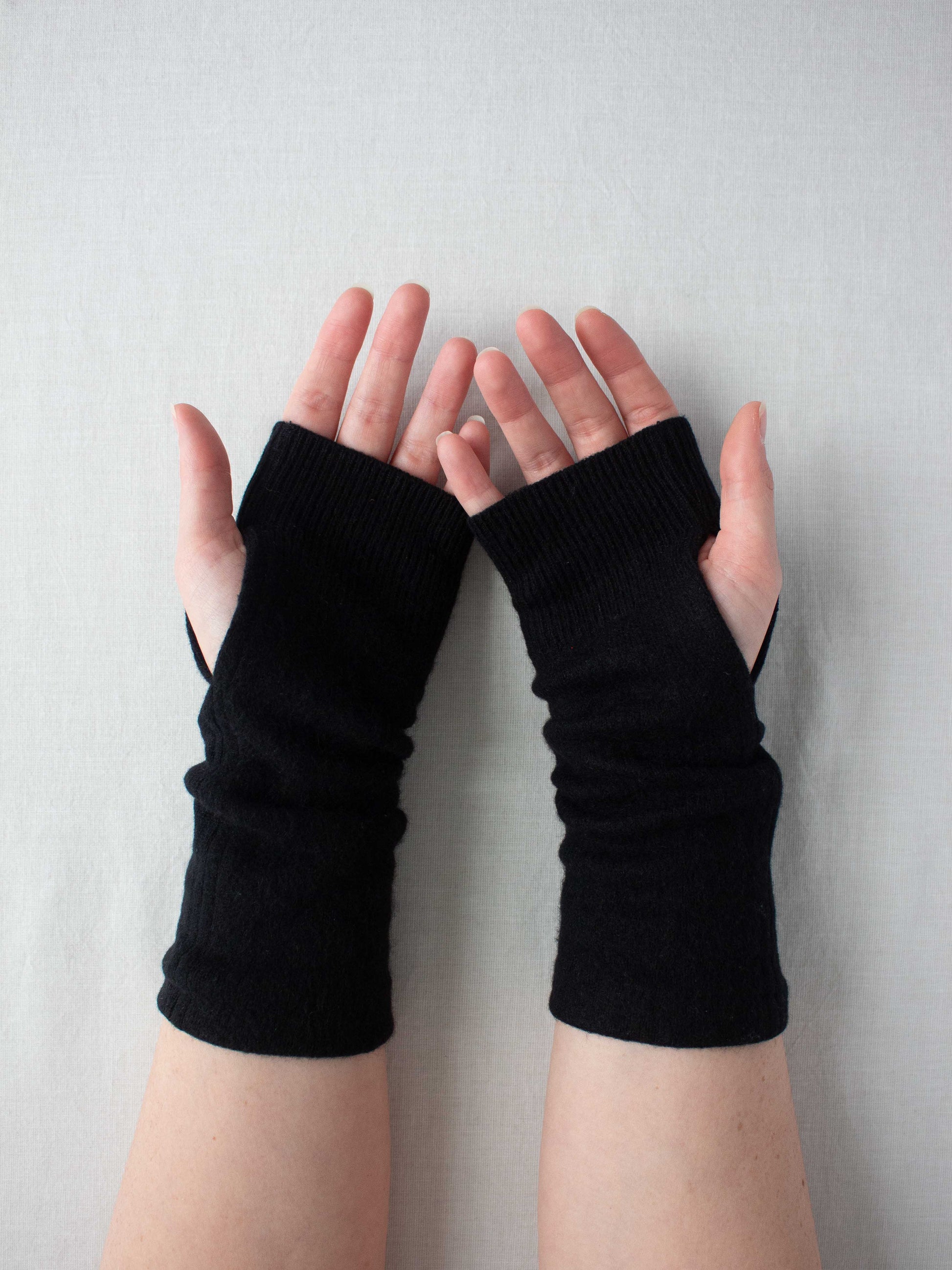 Recycled cashmere hand warmers