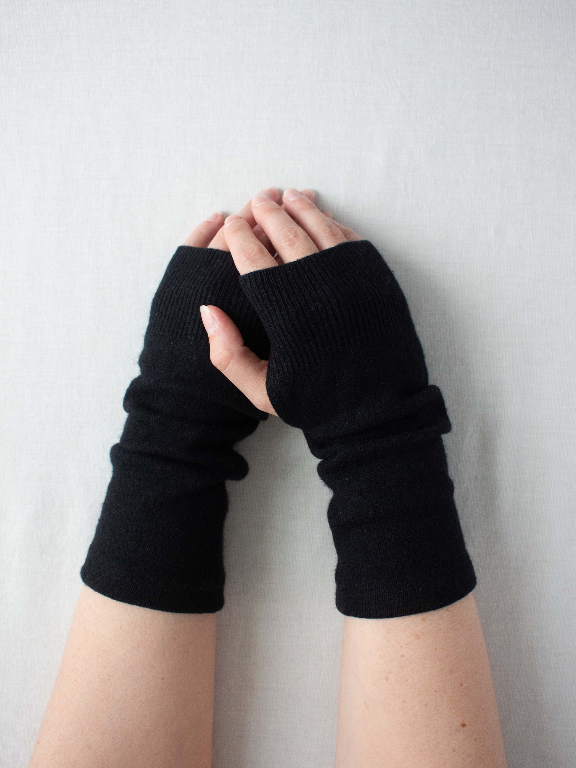 Recycled cashmere hand warmers